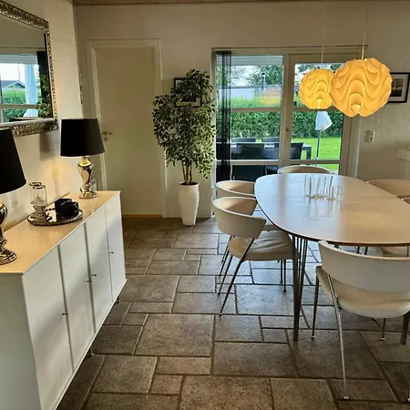 度假居 Holiday Home Ronde Rønde