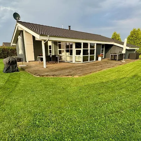 Holiday Home Ronde 度假居 Rønde